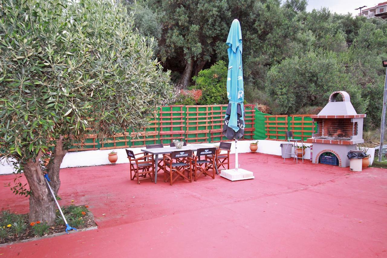 Christos House Villa Neos Marmaras Exterior photo
